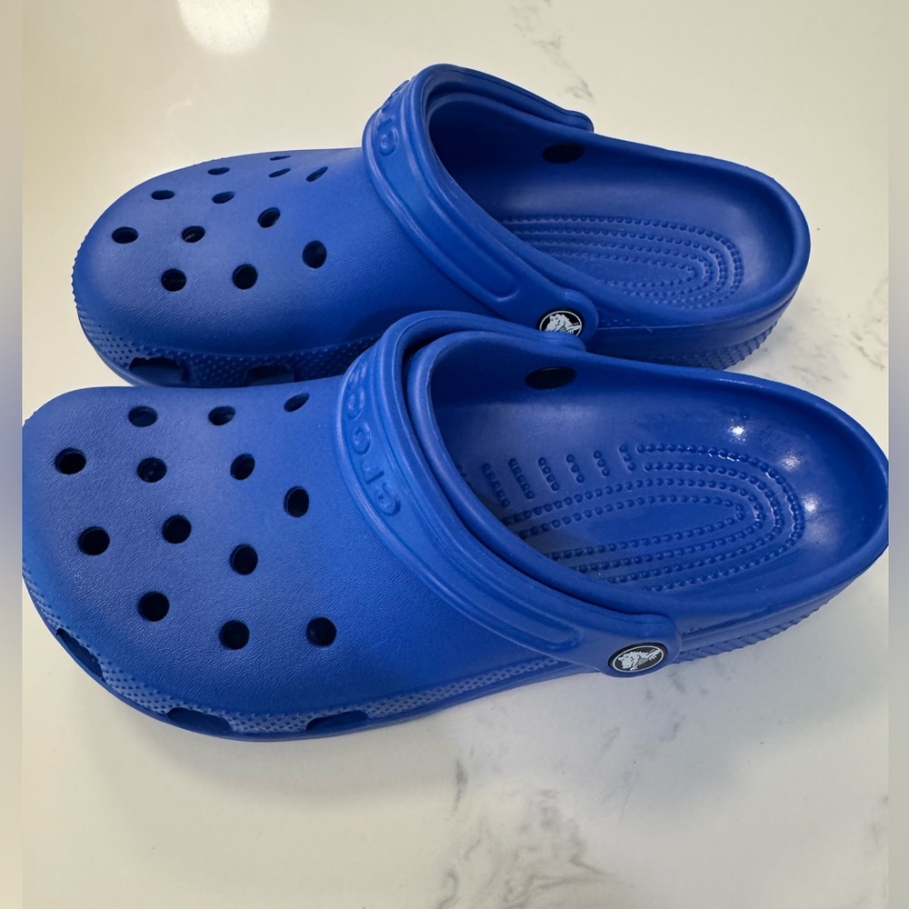 CROCS Kids Classic Clog in Bright Blue